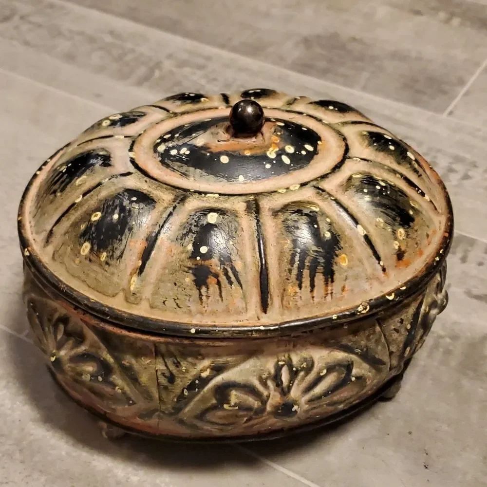 Oval Metal Distressed Trinket Box